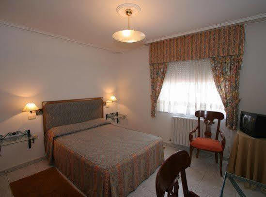 Hotel Restaurante Derby * Carballino